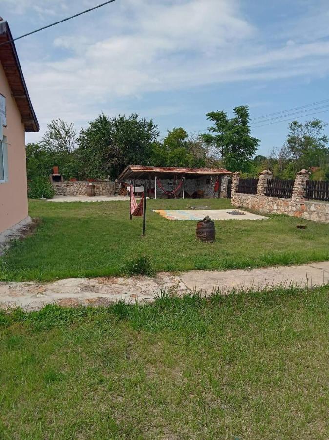 Guest House Viola Ezerets Buitenkant foto